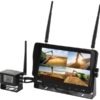 Kamerasystem (trådløs) med 1 x 9'' Digital Wireless 4QUAD split HD monitor with audio and DVR function, 1 x CMOS digital wireless camera with microphone, 1 x Solskærm, 1 x Beslag, 1 x Manual